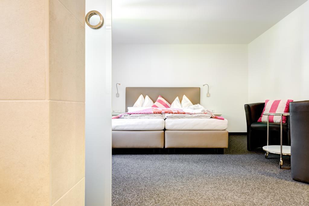 Hotel Luen Бранд Екстериор снимка