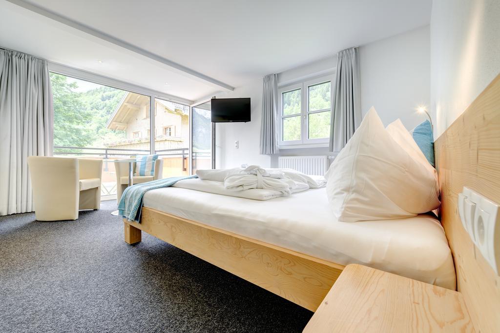 Hotel Luen Бранд Екстериор снимка