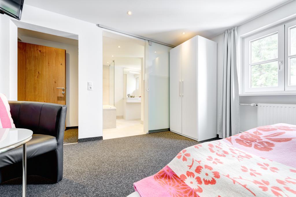 Hotel Luen Бранд Екстериор снимка