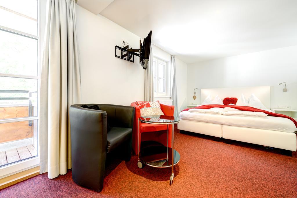 Hotel Luen Бранд Екстериор снимка